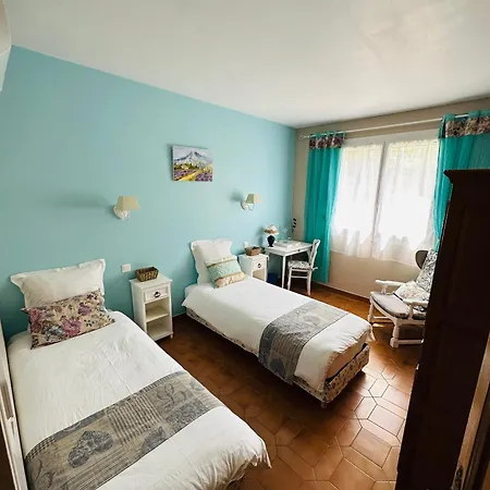 Hébergement de vacances Spacieuse Villa Tout Equipee Avec Piscine, Jardin Et Loisirs - Au Coeur De La Provence *